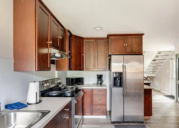 Beautifully Furnished One Bedroom Loft Located In Chicago's South Suburb Of Appartement