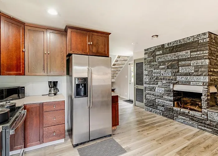 Beautifully Furnished One Bedroom Loft Located In Chicago's South Suburb Of Appartement *