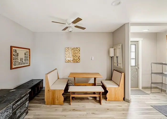 Beautifully Furnished One Bedroom Loft Located In Chicago's South Suburb Of *