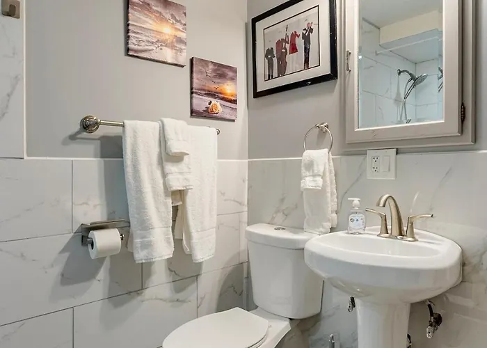 Beautifully Furnished One Bedroom Loft Located In Chicago's South Suburb Of