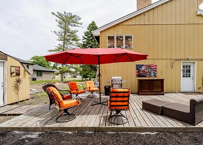 Beautifully Furnished One Bedroom Loft Located In Chicago's South Suburb Of